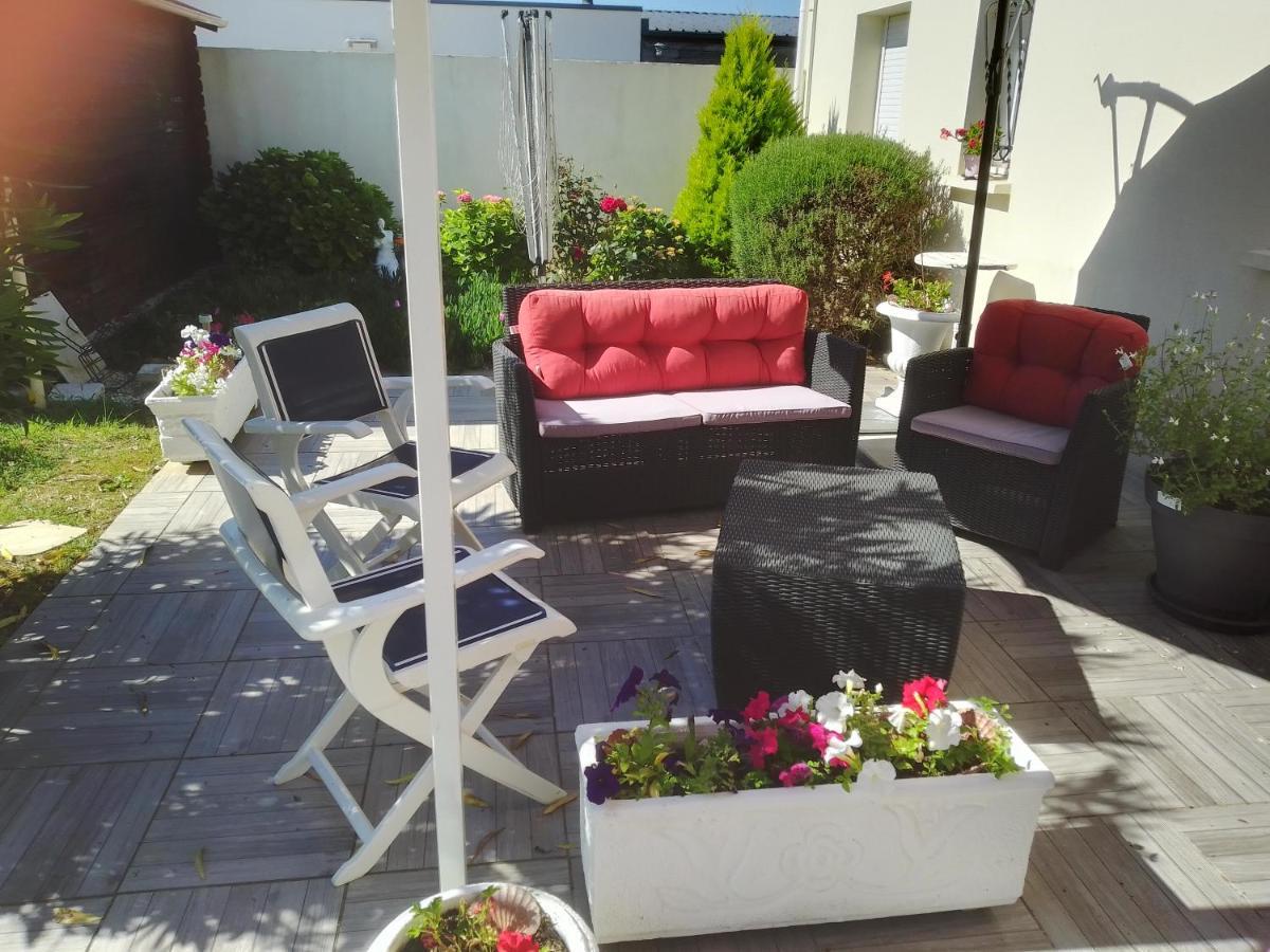 Chambre Lit Double Dans Pavillon , Chez Lilyanne Tonnay-Charente Εξωτερικό φωτογραφία