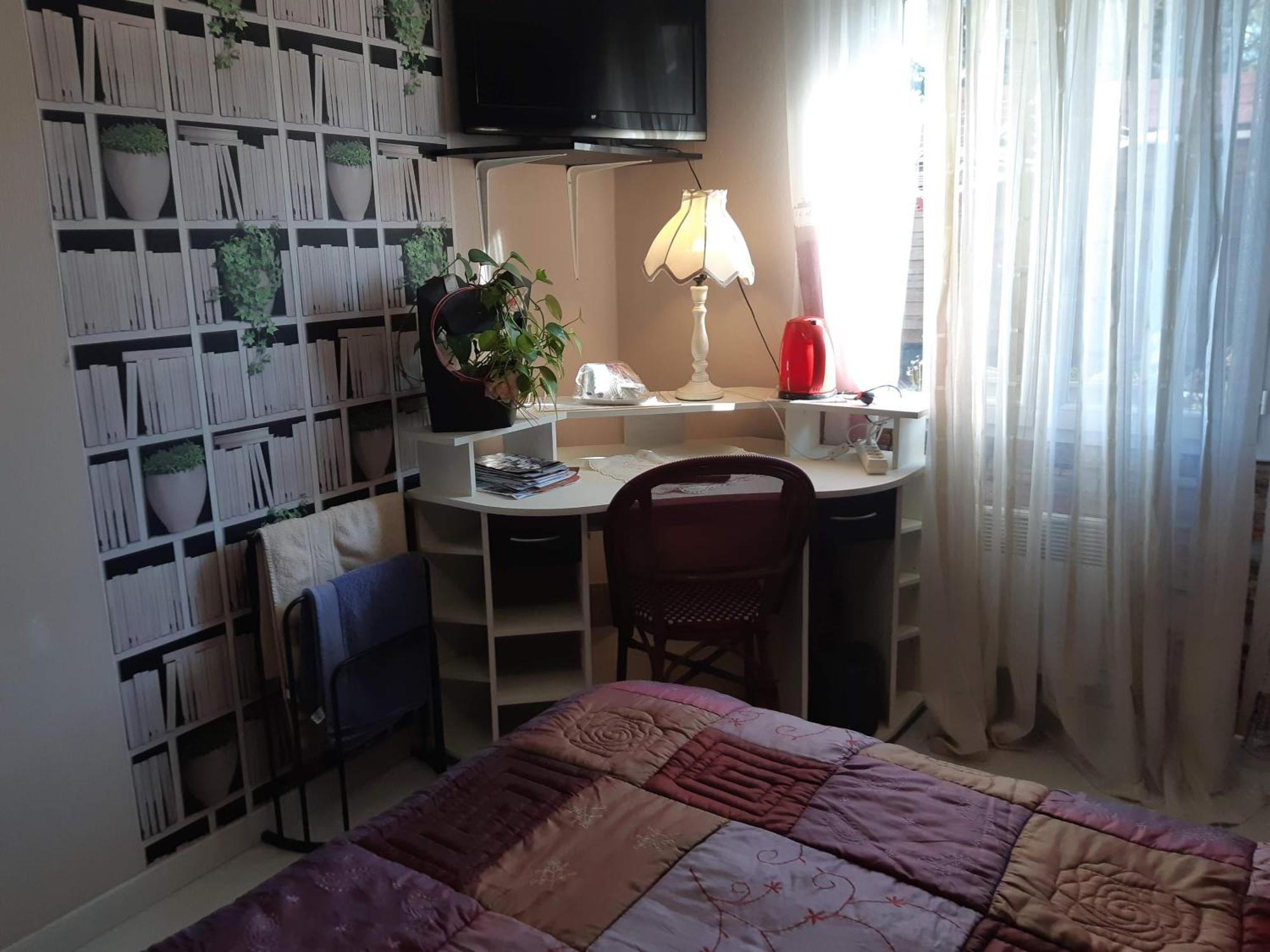 Chambre Lit Double Dans Pavillon , Chez Lilyanne Tonnay-Charente Εξωτερικό φωτογραφία